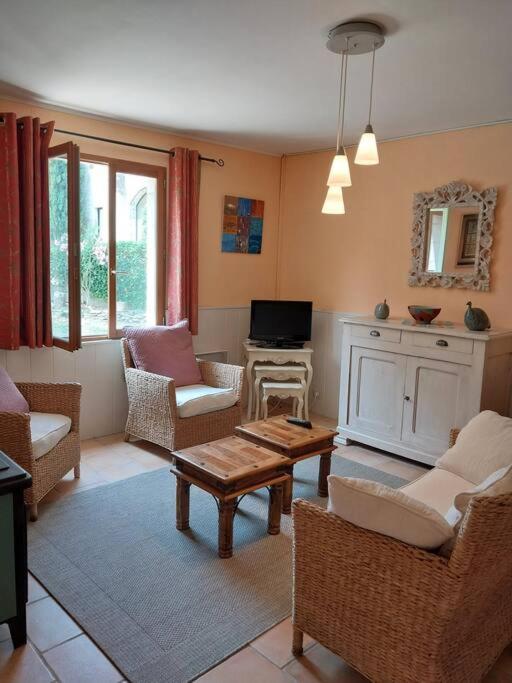 Maison De Clos Du Bayle Ferienhaus Sagriès
