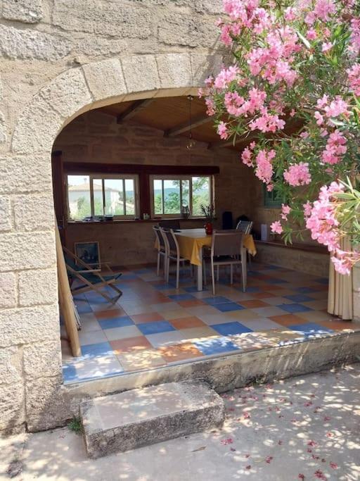 Maison De Clos Du Bayle